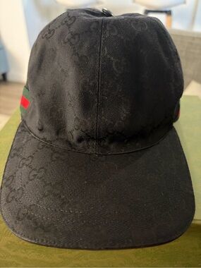 Gucci Black GG Jacquard Cap with Signature Green and Red Web